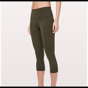Lululemon Wunder Under Crops